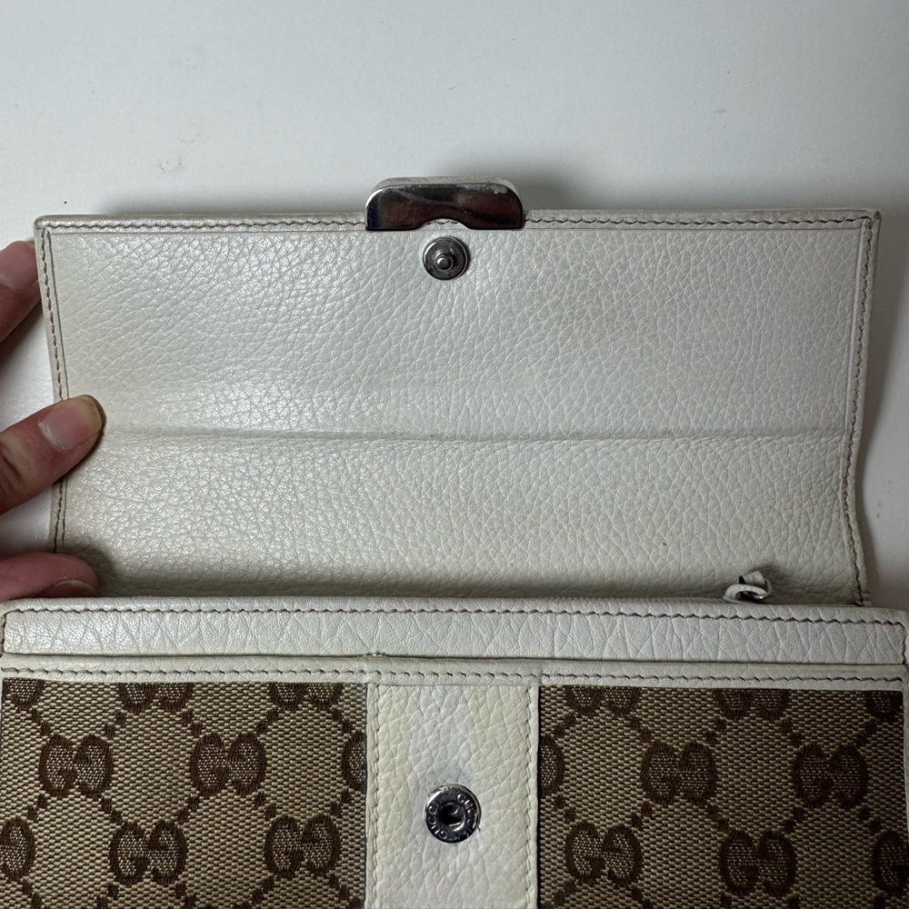 Gucci Women’s GG Monogram Wallet Cream and Tan Long Wallet - Picture 11 of 16